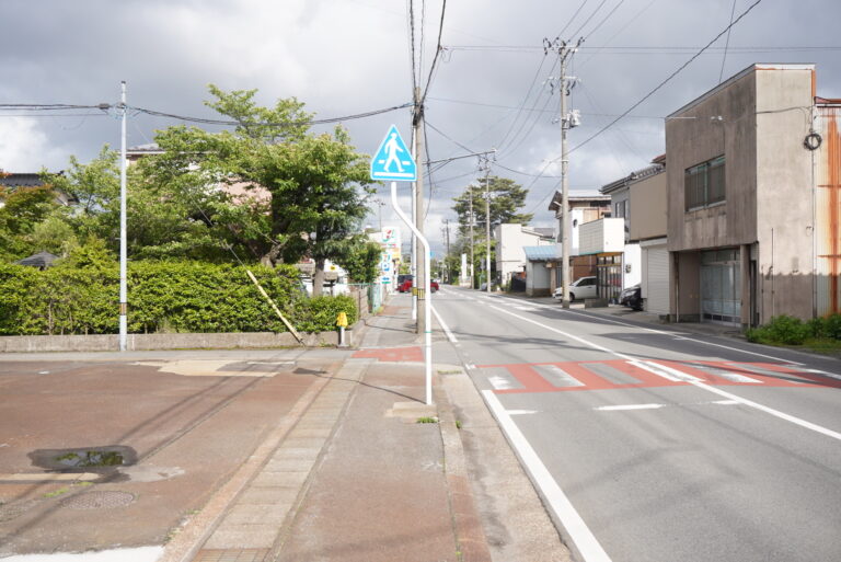 鶴岡警察署の向かいに できてるし、蛾眉橋は”要塞”みたいになってるし、老舗八百屋さんは閉店してるし【鶴岡ダイジェスト】 ショーナイツウ!!