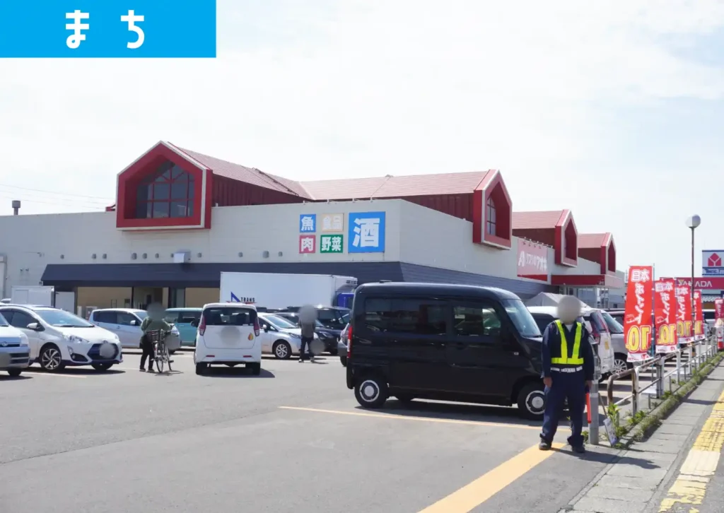 酒田市にオープンしたクスリのアオキオープン初日の様子