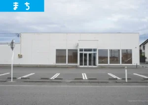 ルパーク三川の元ソフトバンクのテナント外観